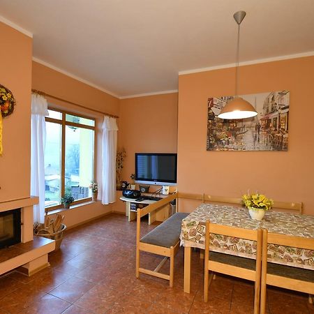 Apartman U Sarky Valaska Luaran gambar