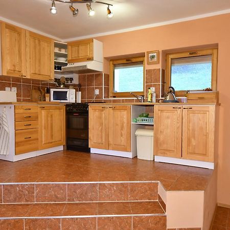 Apartman U Sarky Valaska Luaran gambar