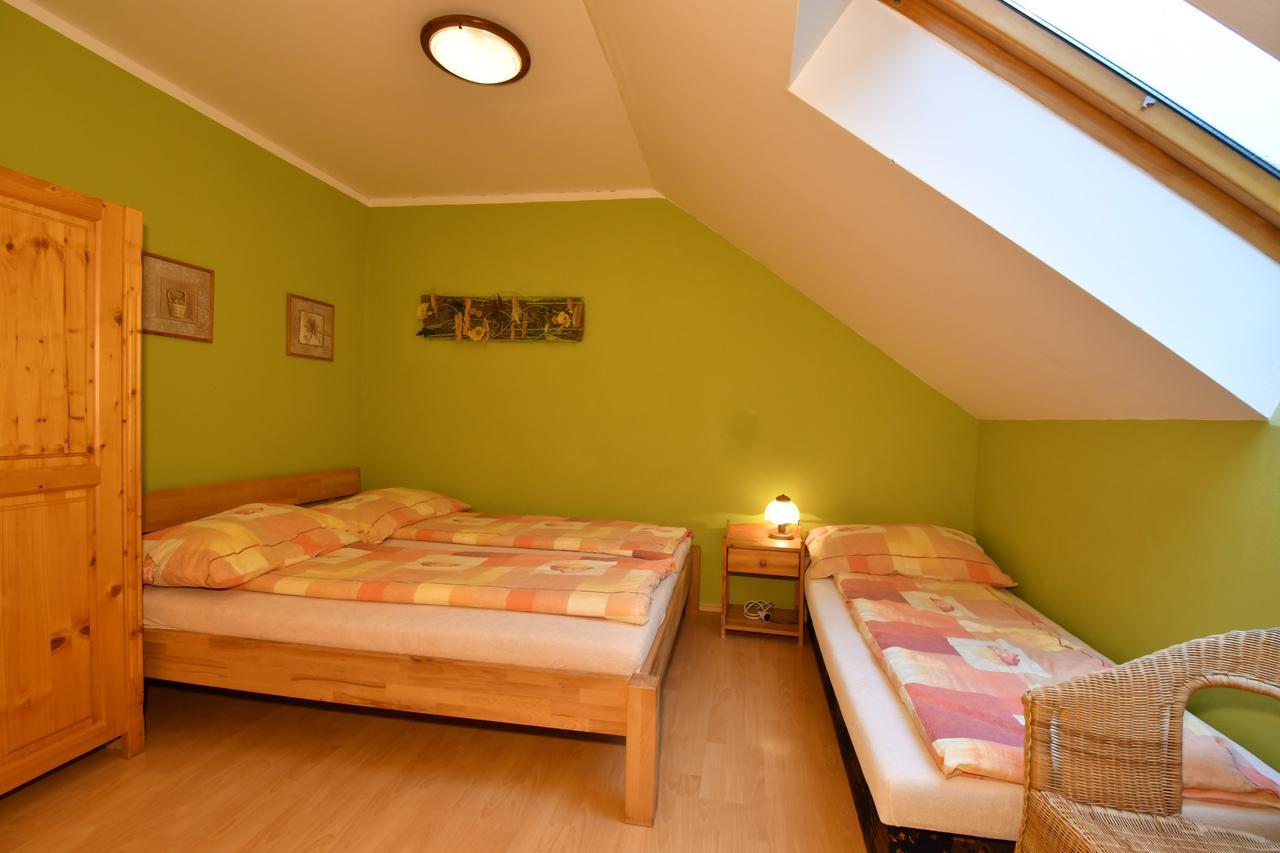 Apartman U Sarky Valaska Luaran gambar