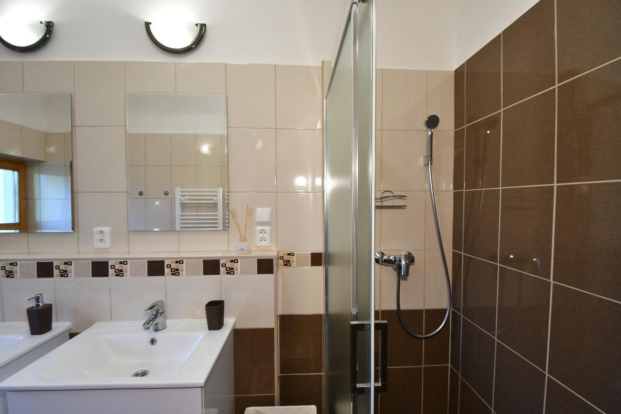 Apartman U Sarky Valaska Luaran gambar